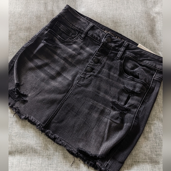American Eagle Black Denim Skirt, size 8 - Picture 3 of 6